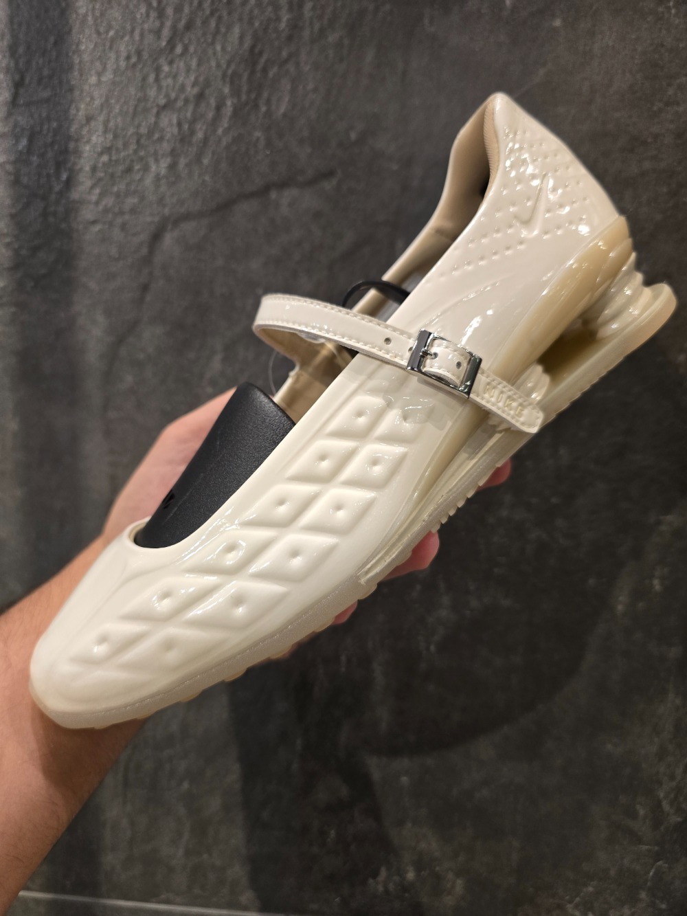 Nike Shox Z Calistra Pale Ivory and Oatmeal — 37 / 38 / 39 / 40 / 40.5, Novo
