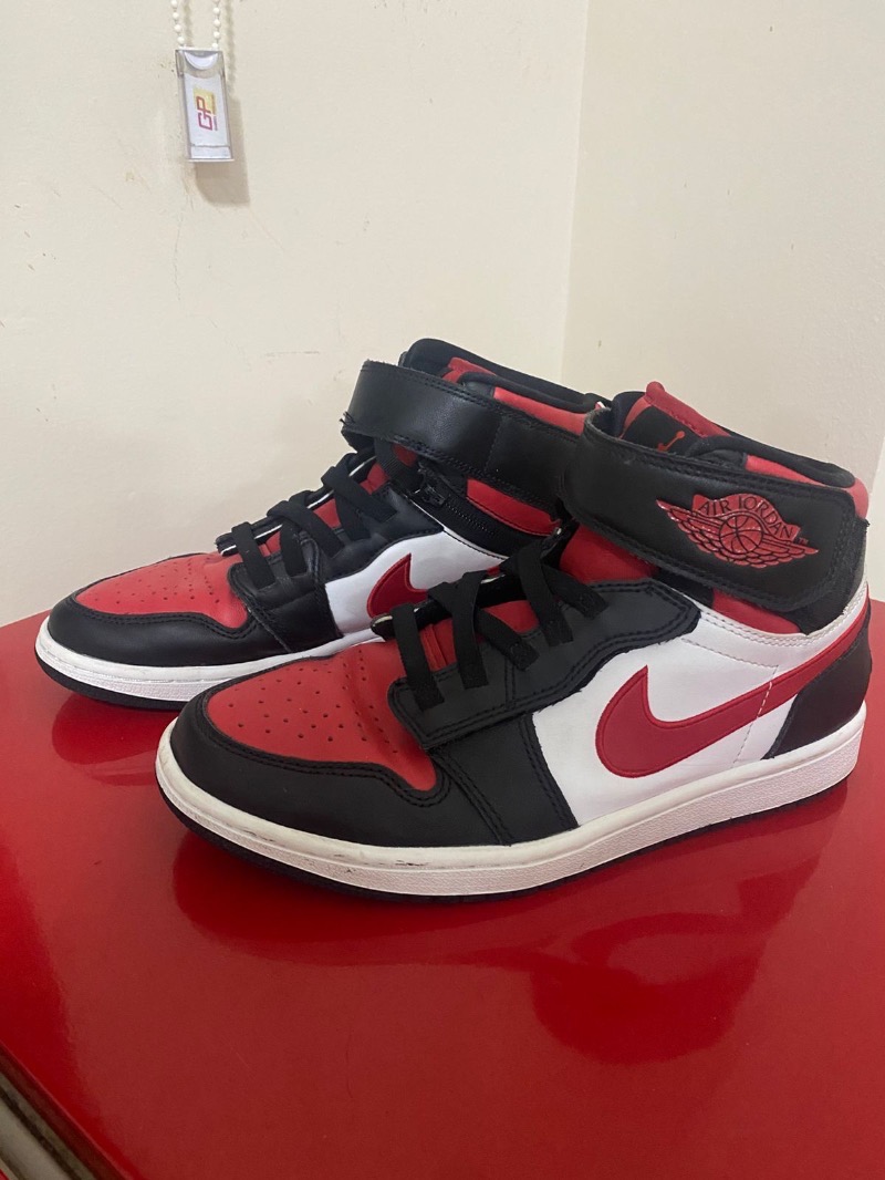 Foto 2 de Air Jordan 1 Mid Bred Toe — 39, Usado