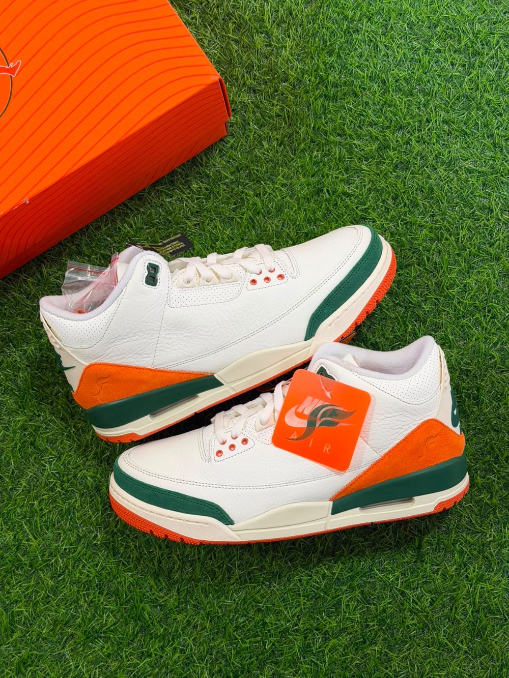 SoleFly x Air Jordan 3 Miami — 43, Novo