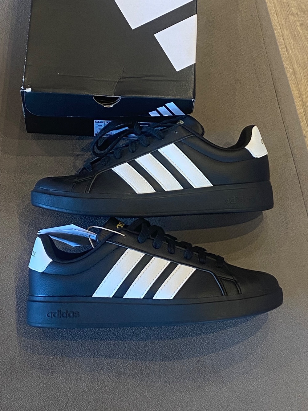 adidas Streettalk Core Black Cloud White Matte Gold — 39 / 40 / 41, Novo