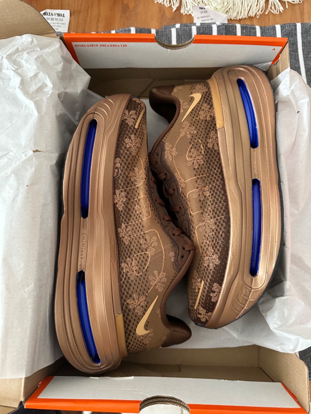 Nike Vomero Premium Flat Stout — 40.5, Novo