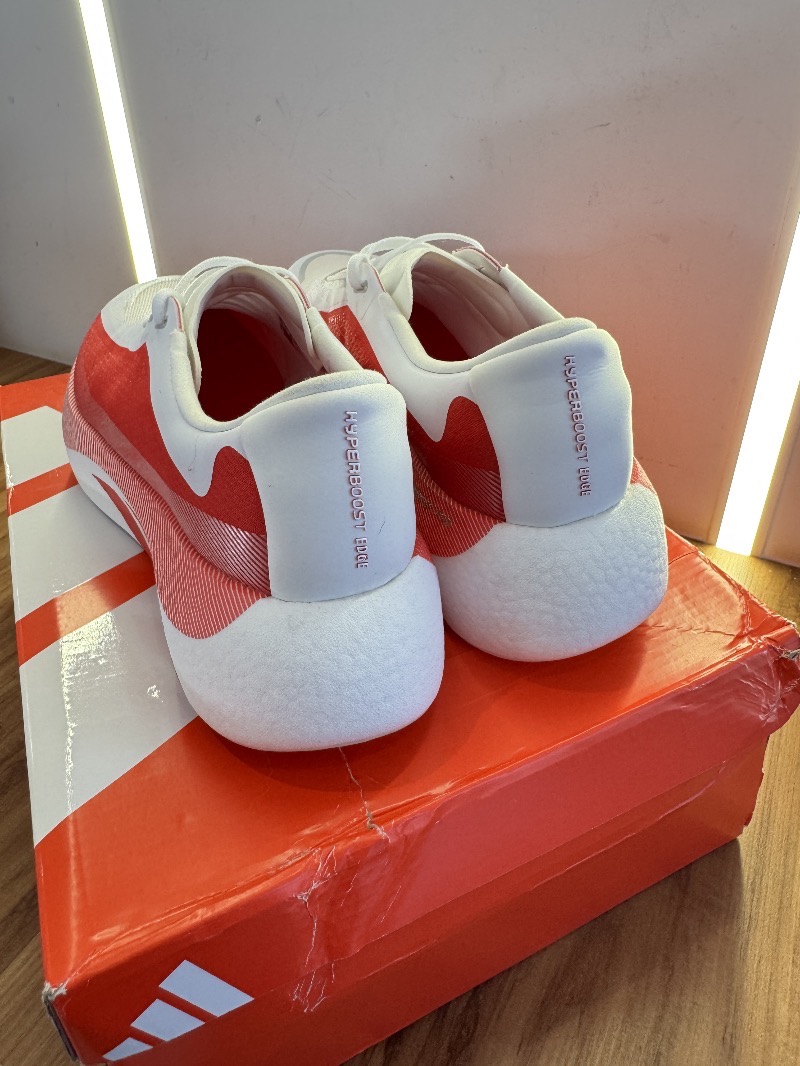 Foto 4 de adidas Hyperboost Edge Running Cloud White Pure Ruby Zero Metalic — 43, Usado