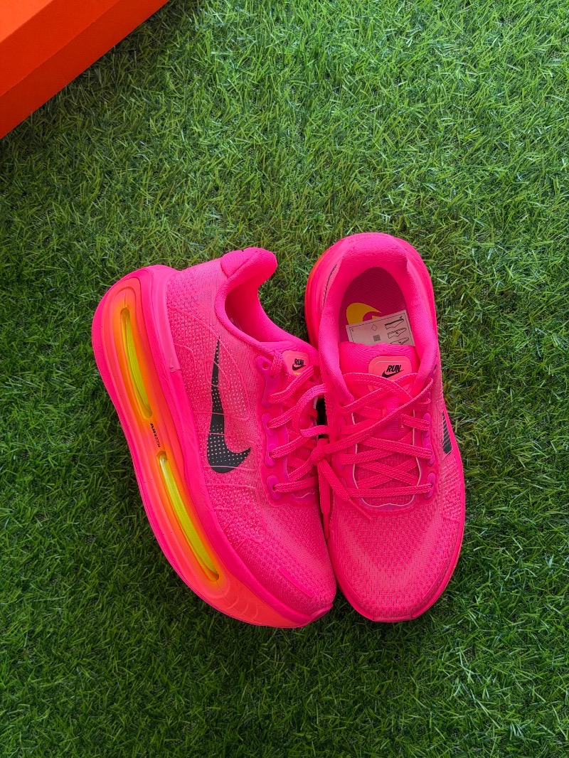 Foto 3 de Nike Vomero Premium Hyper Pink Black — 35, Novo