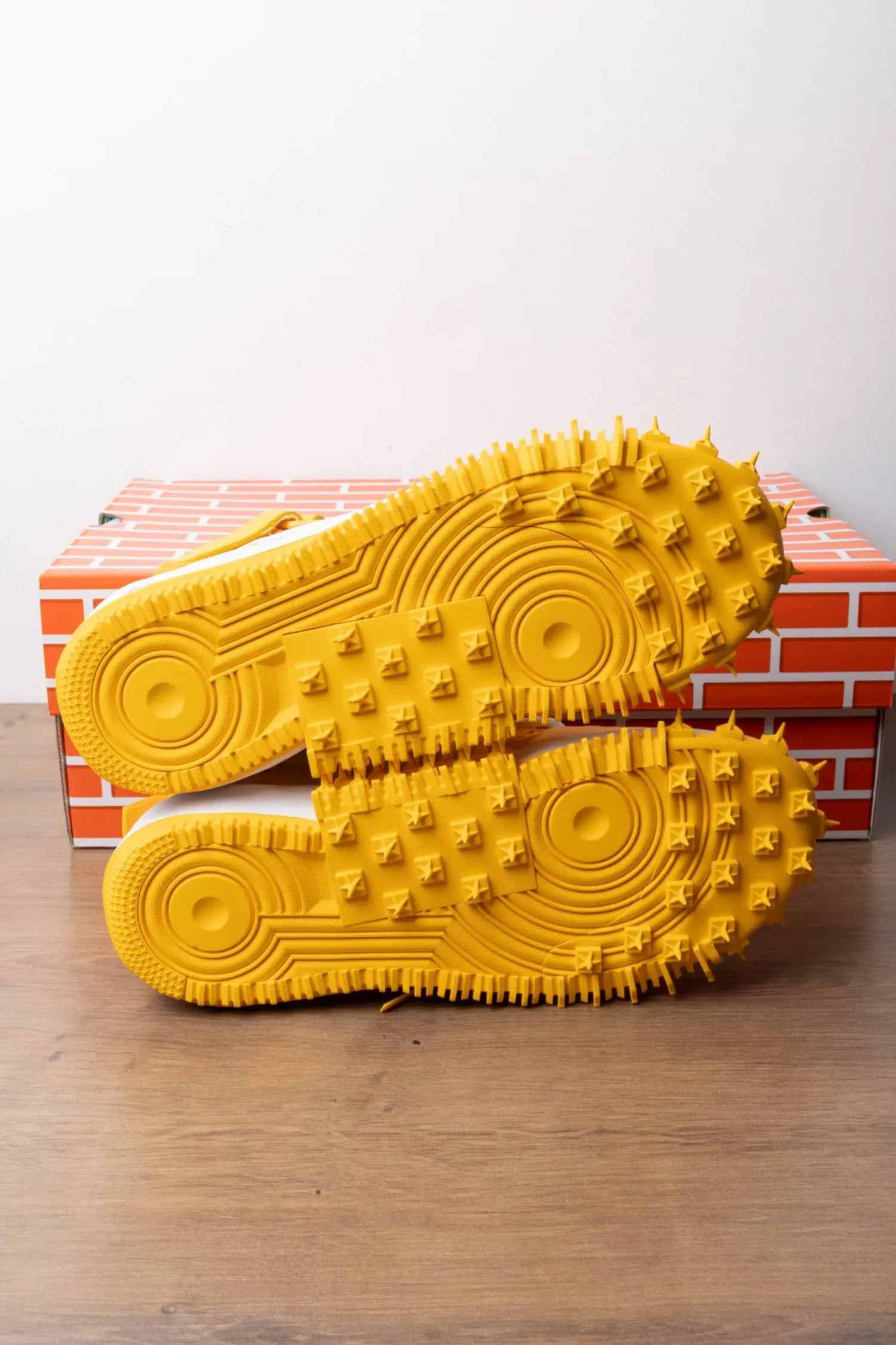 Foto 5 de Off-White x Nike Air Force 1 Mid Varsity Maize — 39.5, Novo