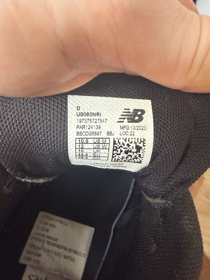 Foto 5 de New Balance 9060 Graphite Black — 42.5, Usado