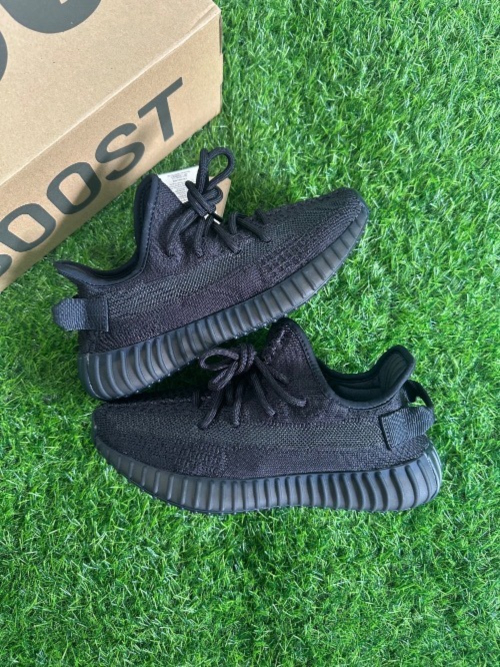 Yeezy 350 V2 Onyx (2023) — 35, Novo