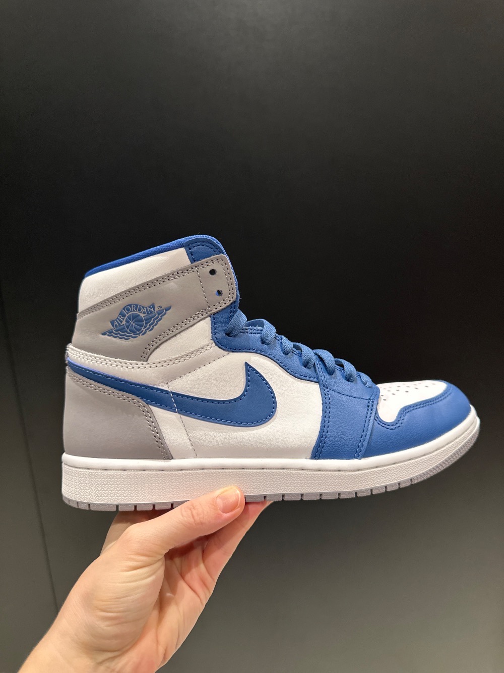 Air Jordan 1 High OG True Blue — 40, Usado