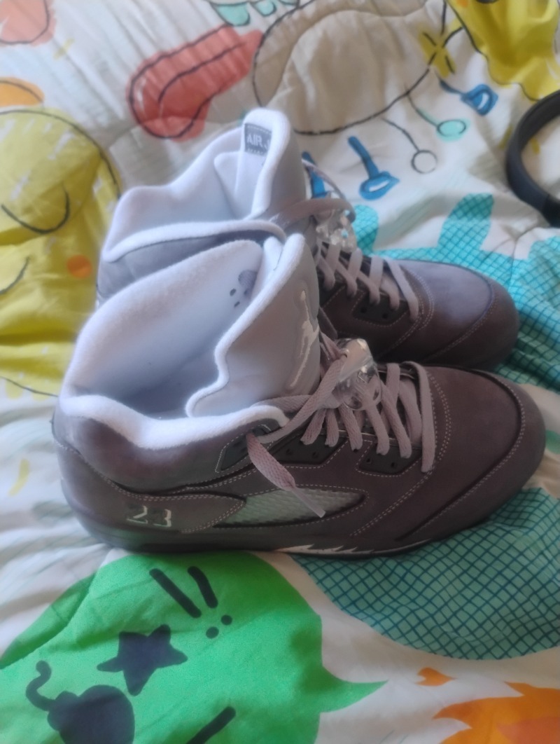 Foto 4 de Air Jordan 5 Retro Wolf Grey — 42, Usado