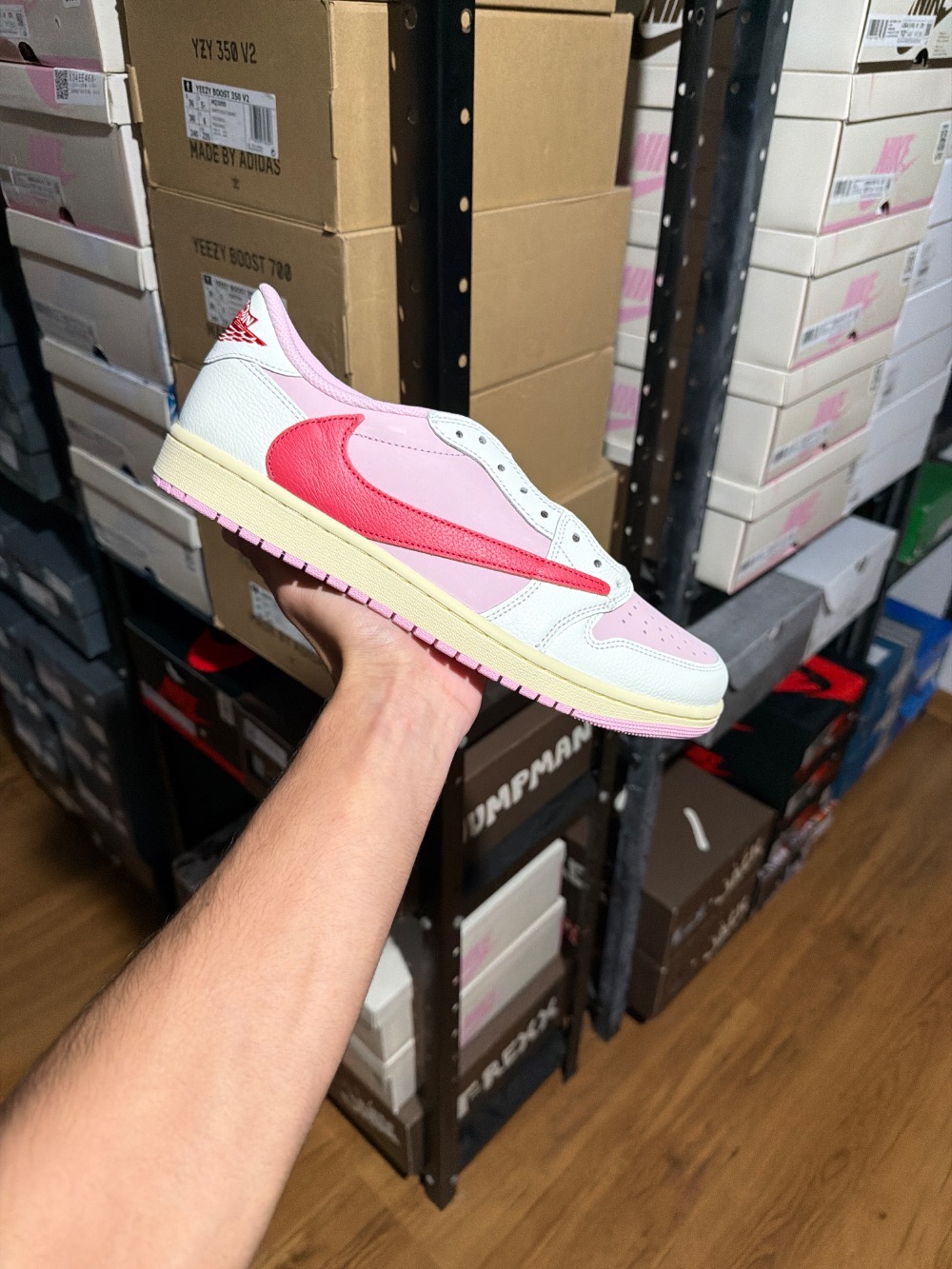 Travis Scott x Air Jordan 1 Low OG SP Sail Tropical Pink — 43, Novo