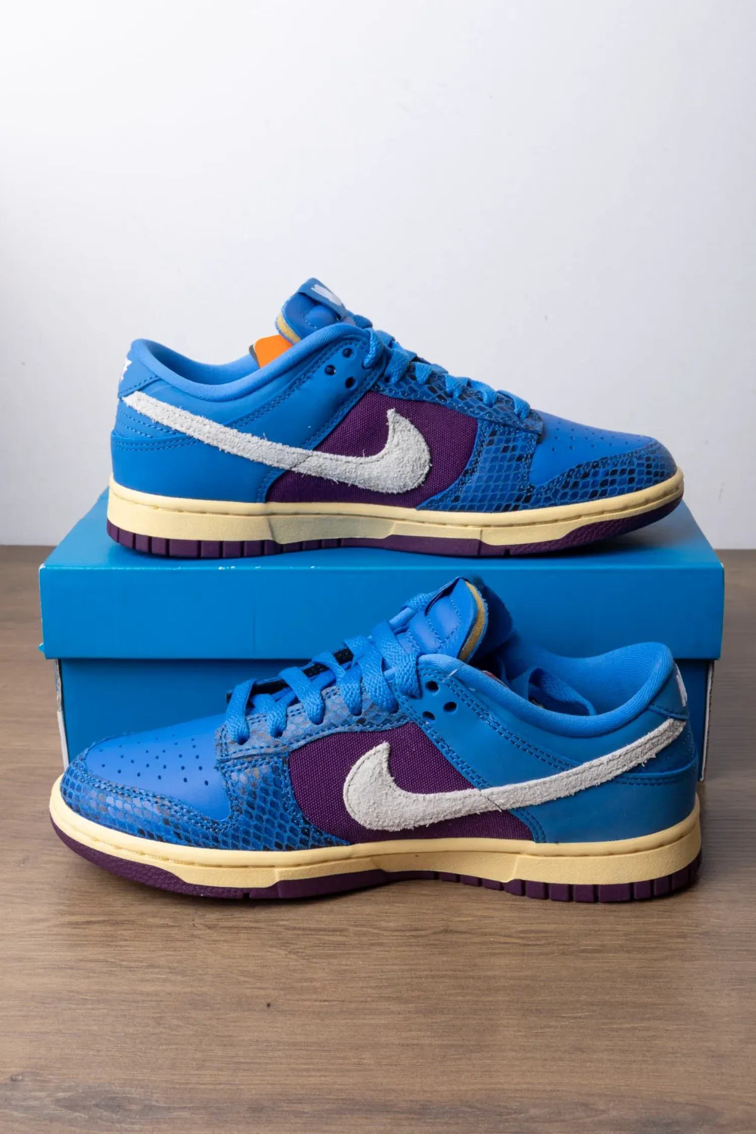 Foto 3 de Undefeated x Nike Dunk Low SP 5 On It — 36, Novo