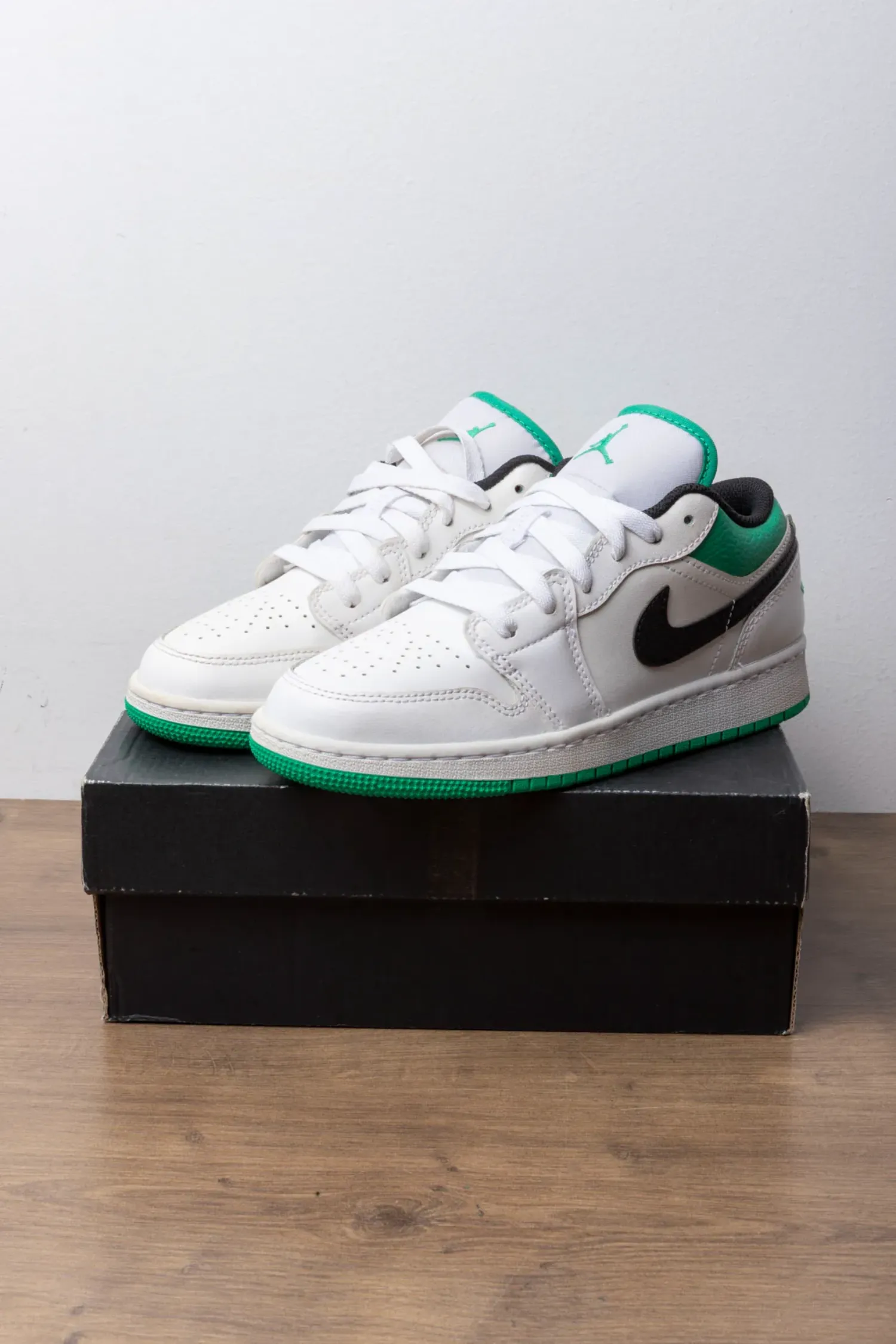 Air Jordan 1 Low GS White Lucky Green — 34.5, Novo