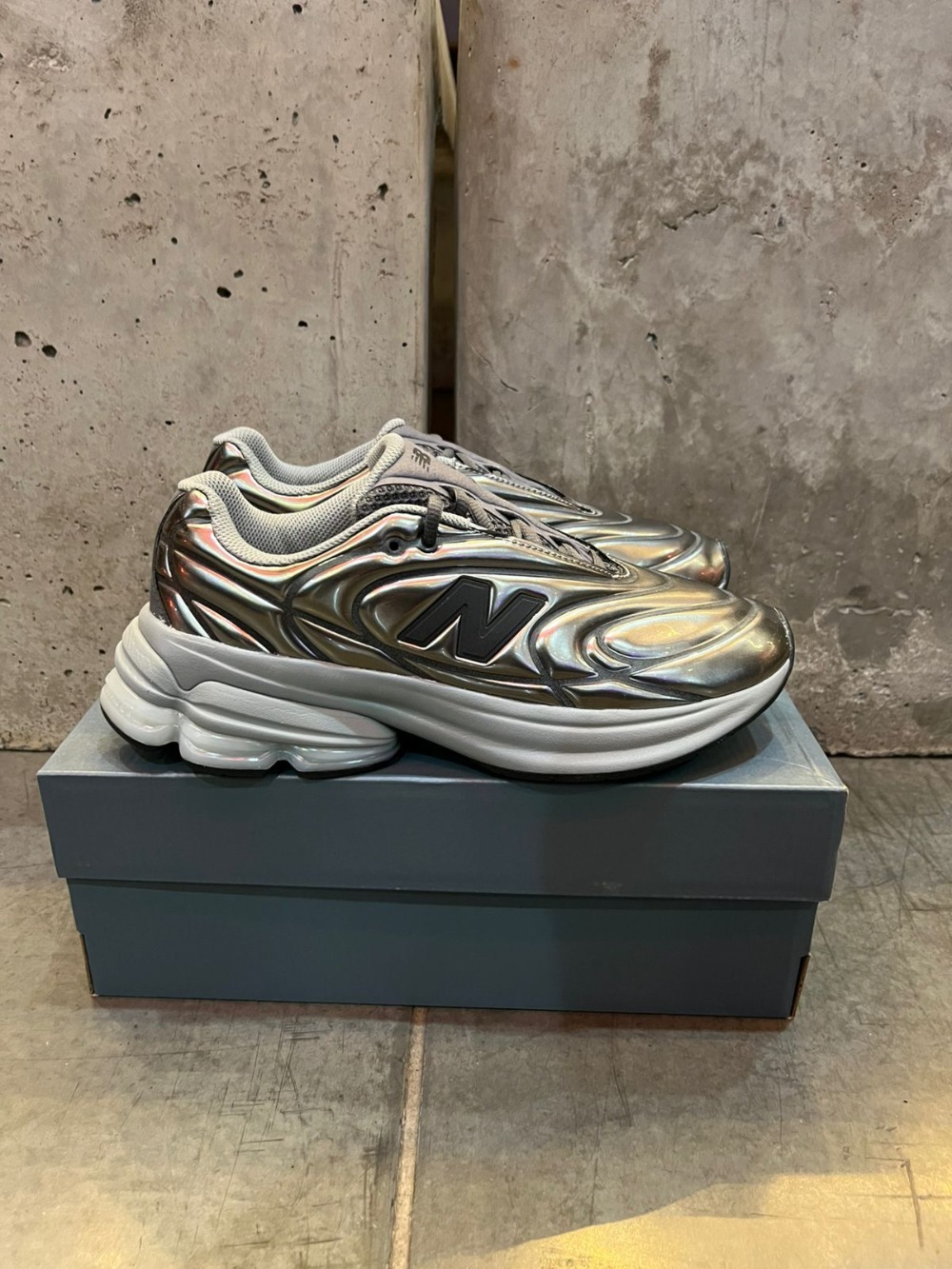 New Balance Abzorb 5030 Grey Days Magnet Dark Silver Metallic — 35, Novo