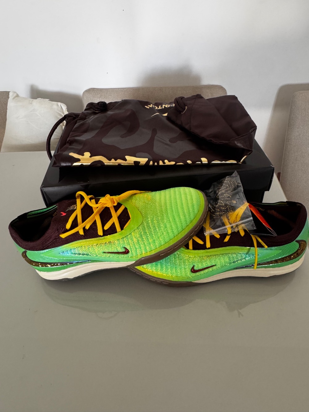 Cactus Jack x Nike Chuteira Phantom 6 Low Indoor Earth Metallic Gold — 40, Novo