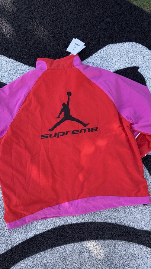 Air Jordan x Supreme Jaqueta Pink SS26-W15 — G, Novo