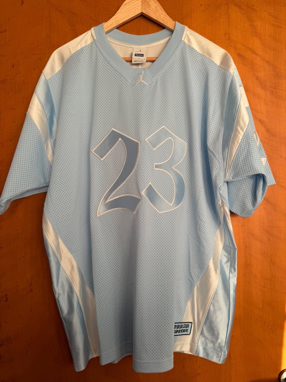 Air Jordan x Supreme Camiseta Jersey Light Blue SS26-W15 — G, Novo