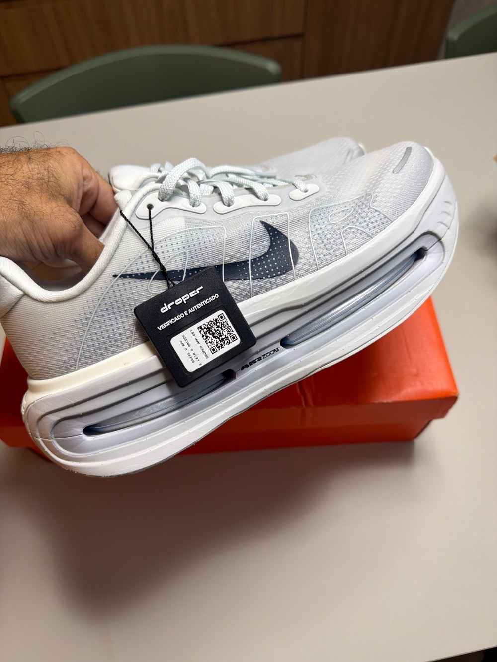 Nike Vomero Premium Off-White Grey Fog Dark Obsidian — 41, Novo