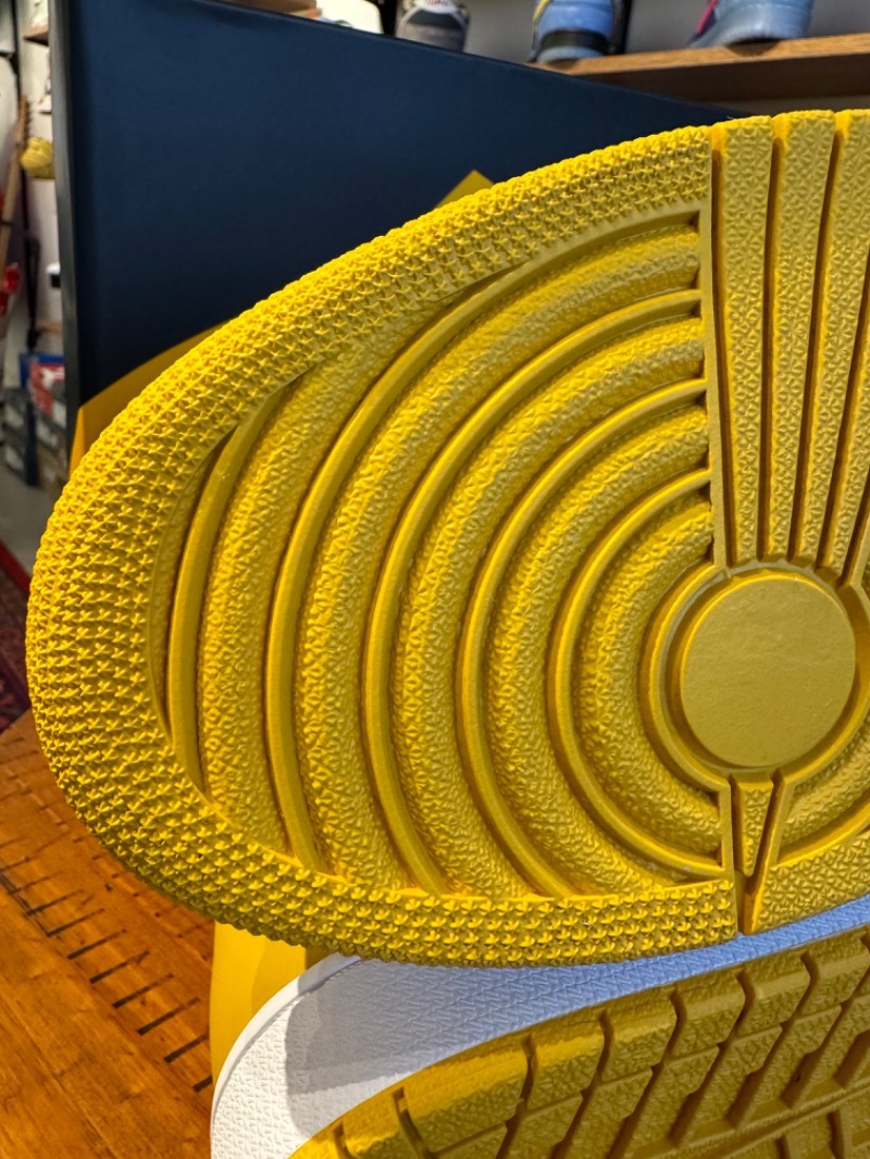Foto 4 de Air Jordan 1 High Pollen — 44, Novo