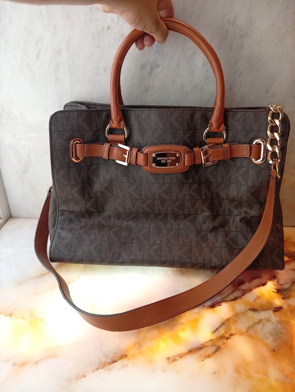 Bolsa Michael Kors Marilyn Logo Medium Satchel Camel Lugg — M, Usado
