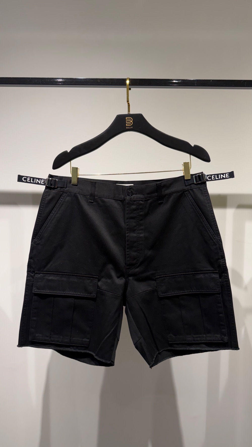 Shorts Celine Cargo Straight-Leg Distressed Black — 44, Novo