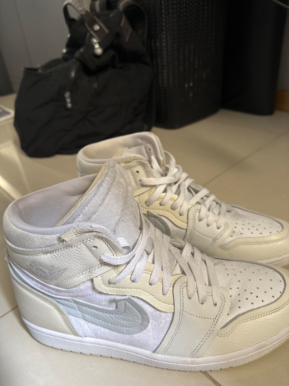 Air Jordan 1 High MM Coconut Milk — 42.5, Usado