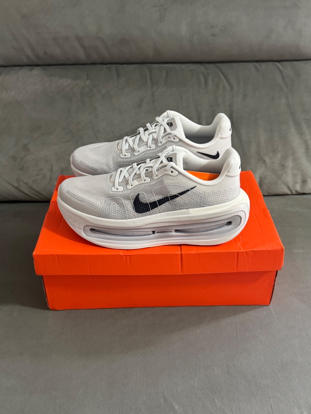 Nike Vomero Premium Off-White Grey Fog Dark Obsidian — 43, Novo