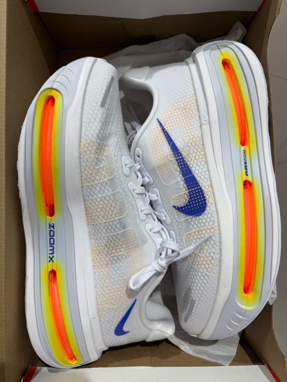 Nike Vomero Premium White Lapis Total Orange — 44, Novo