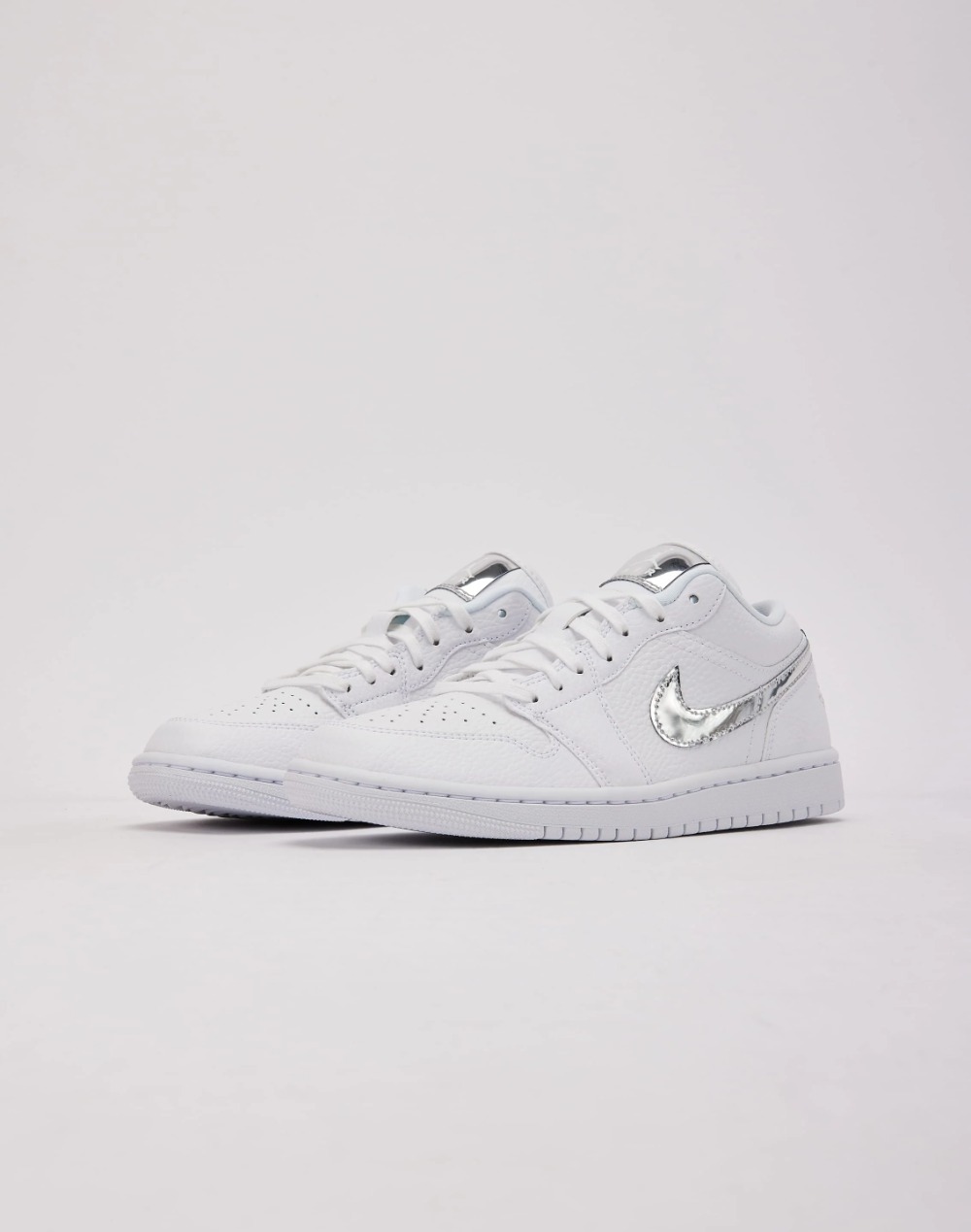 Air Jordan 1 Low SE White Metallic Silver Feminino — 36, Novo