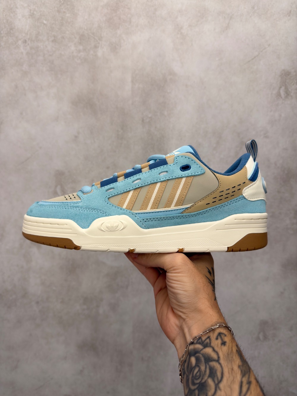 adidas ADI2000 Icey Blue Beige Off White — 39 / 40 / 41 / 43, Novo