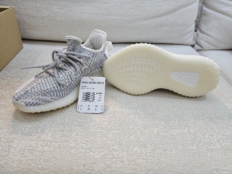 Foto 4 de Yeezy 350 V2 Static Non-Reflective (2023) — 36, Novo