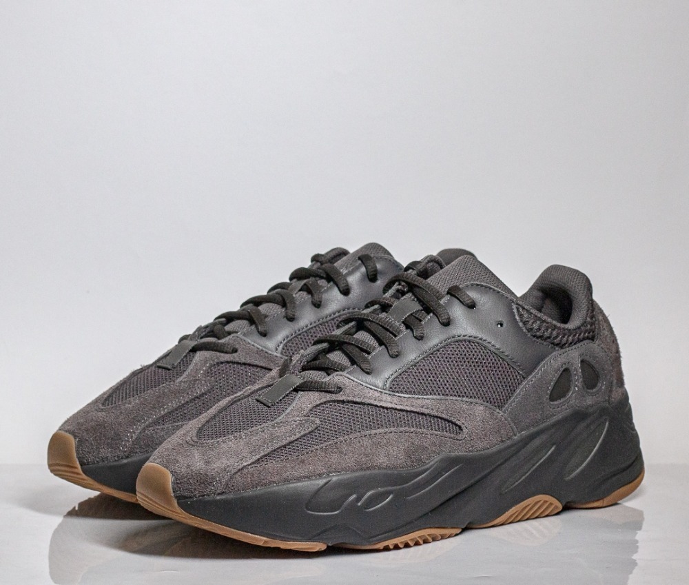 Yeezy 700 V1 Utility Black (2023) — 42, Novo