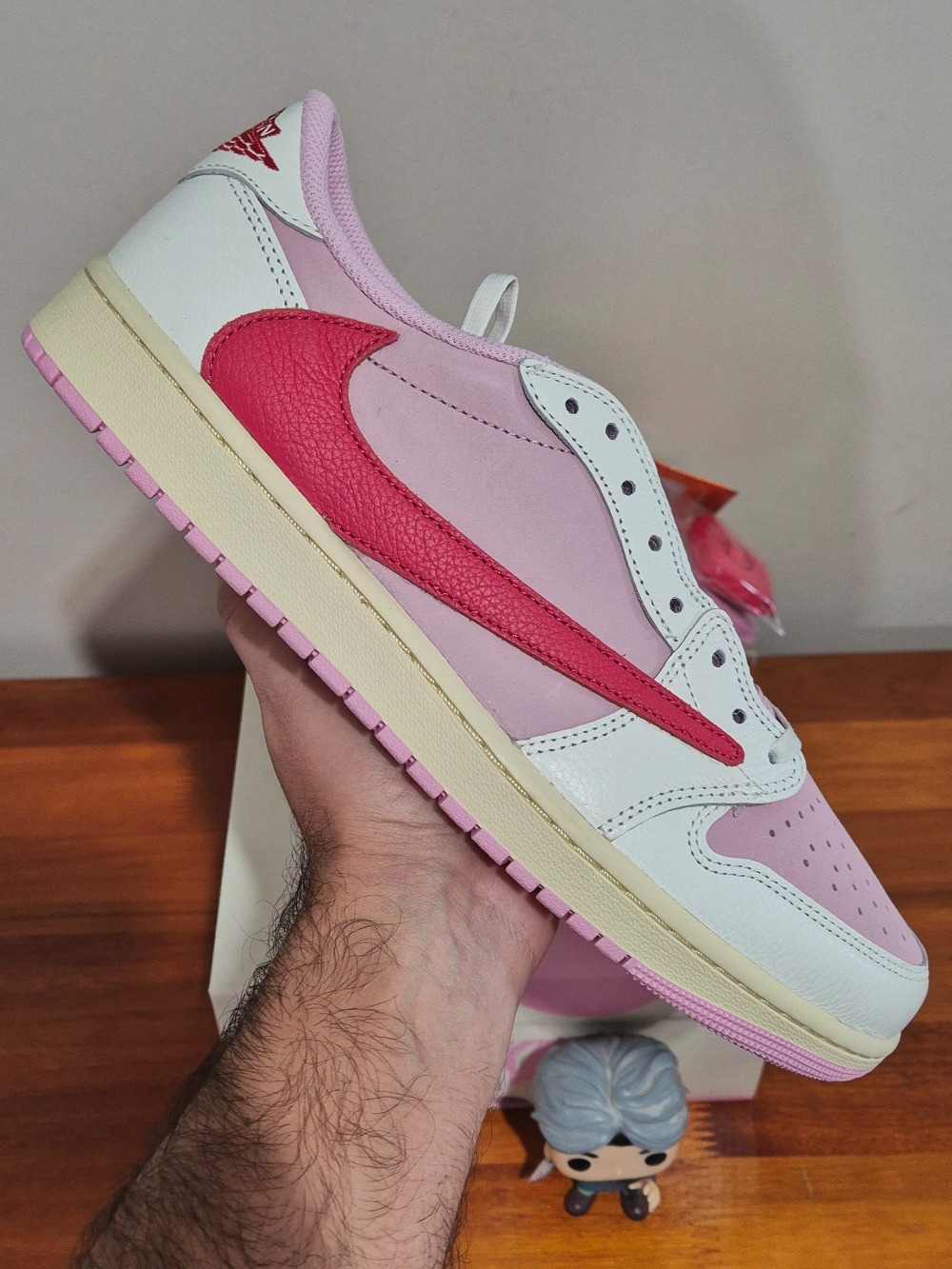 Travis Scott x Air Jordan 1 Low OG SP Sail Tropical Pink — 44, Novo