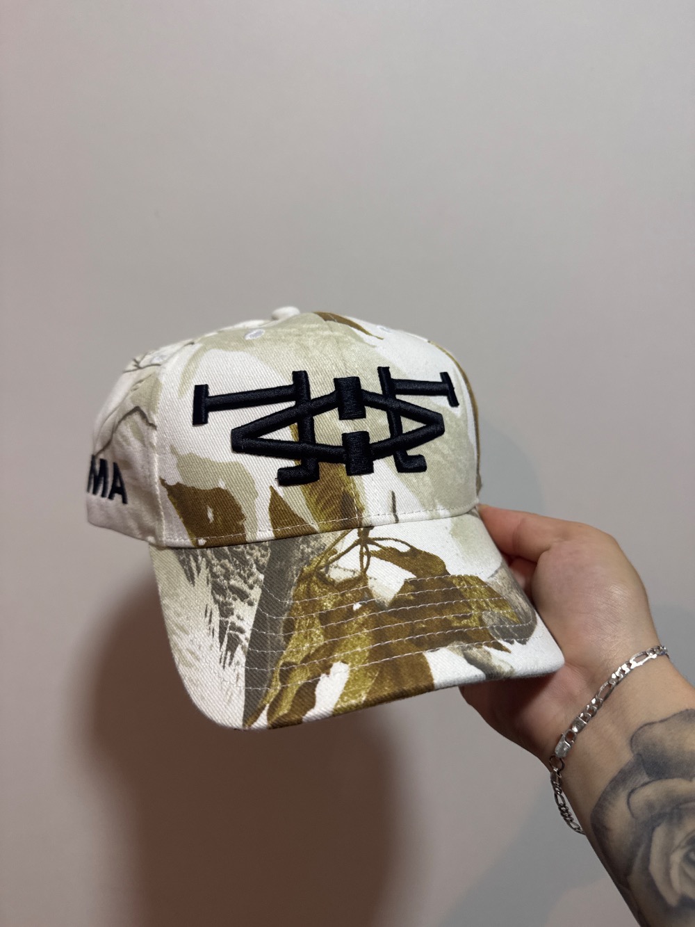 Boné oMA Studios LA LA Snow Camo — Único, Novo