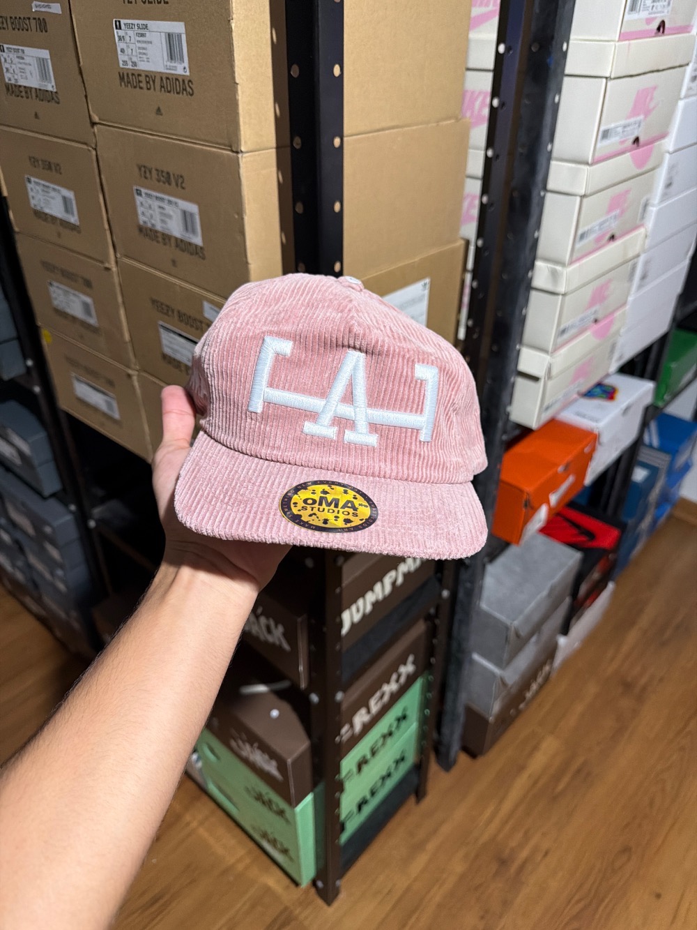 Boné oMA Studios Los Angeles Corduroy Dust Pink — Único, Novo