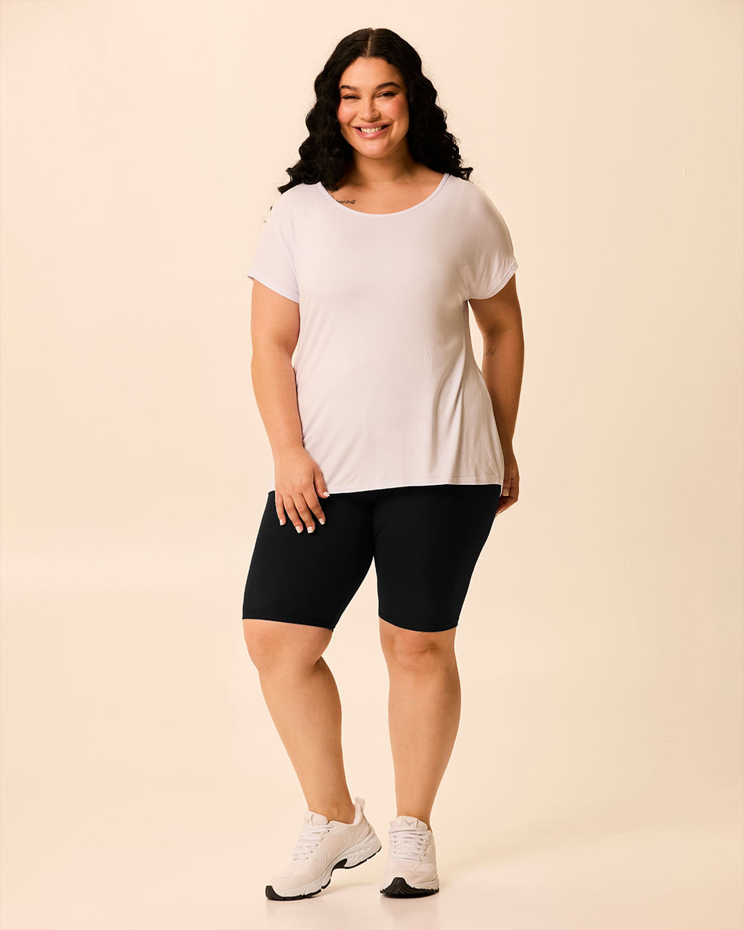 Bermuda Básica Feminina Plus Size Cintura Média Em Algodão — Preto - G5