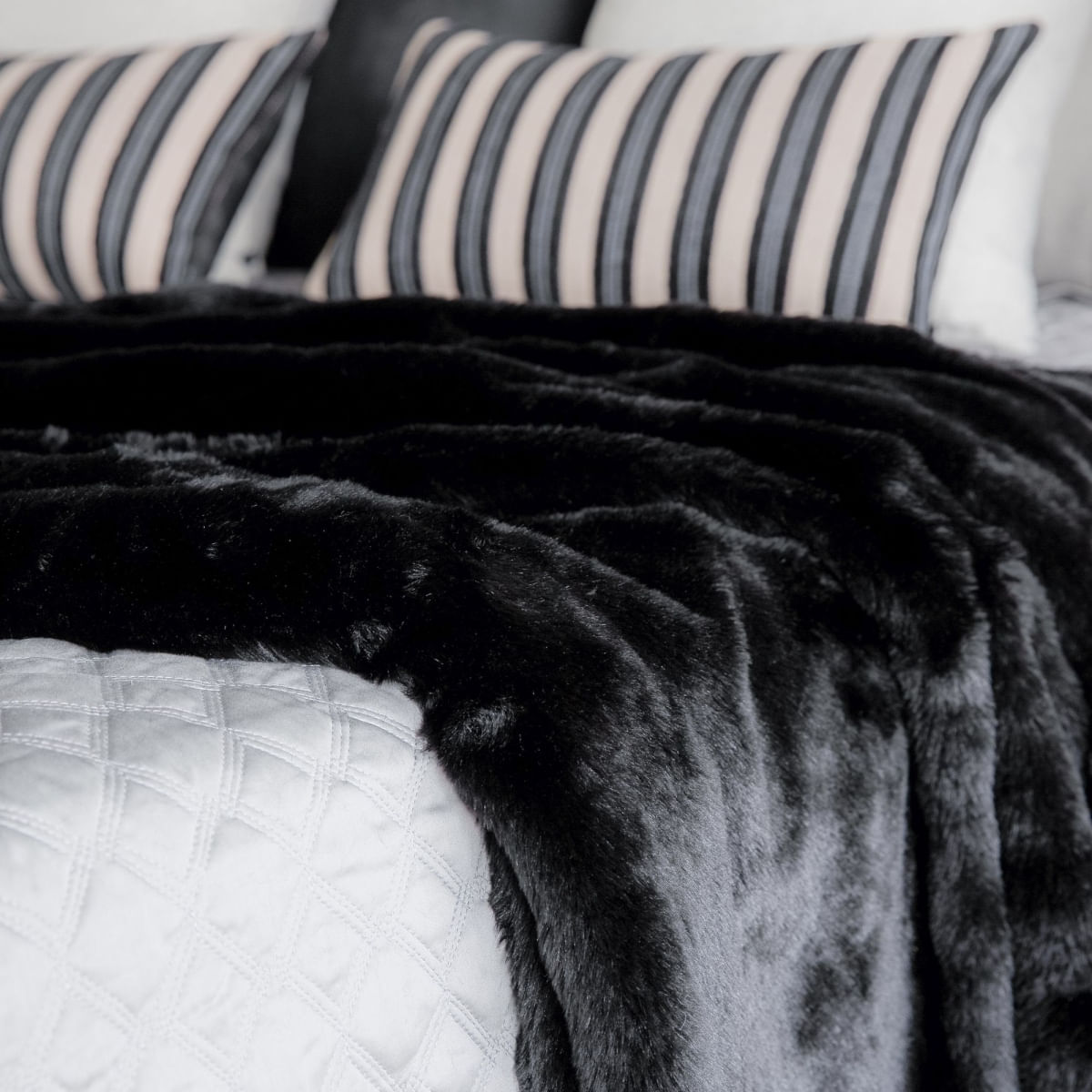 Manta Peseira Cama Super Luxo Pelúcia Cinza Chumbo