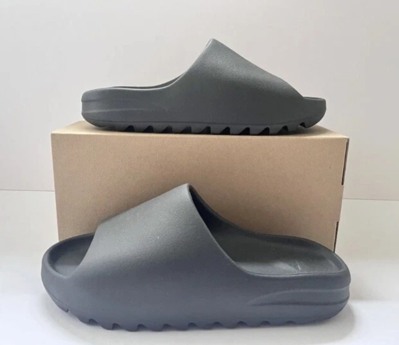 Foto 3 de Yeezy Slide Onyx — 34/5, Novo