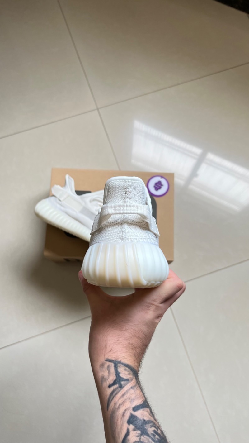 Foto 2 de Yeezy Boost 350 V2 Bone — 43, Novo