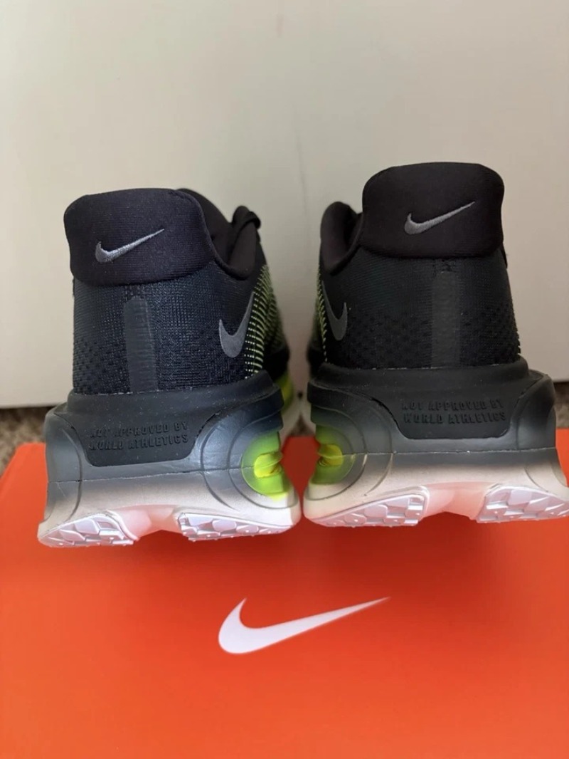 Foto 3 de Nike Vomero Premium Black Volt — 41, Novo