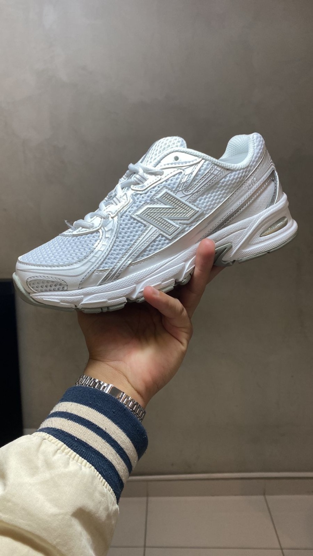 New Balance 740 Silver Metallic White — 42, Novo