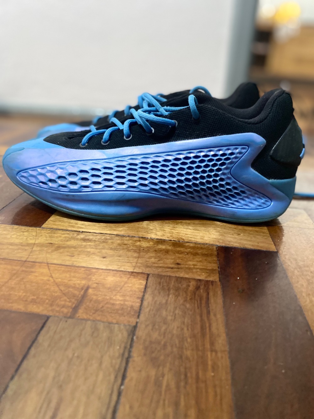 adidas AE 1 Low Football Cleat Core Black — 43, Usado
