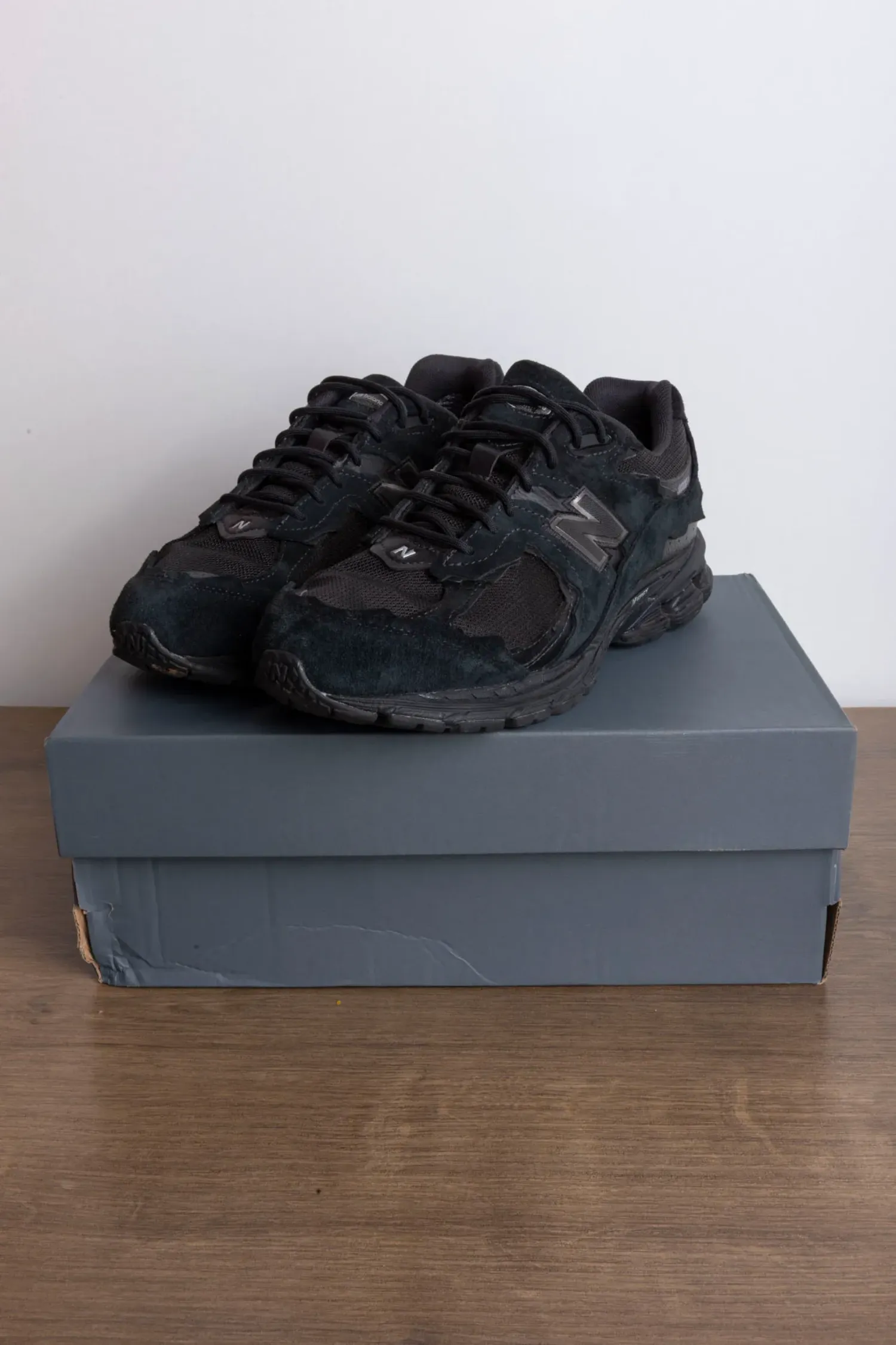 New Balance 2002R Protection Pack Black — 42, Usado