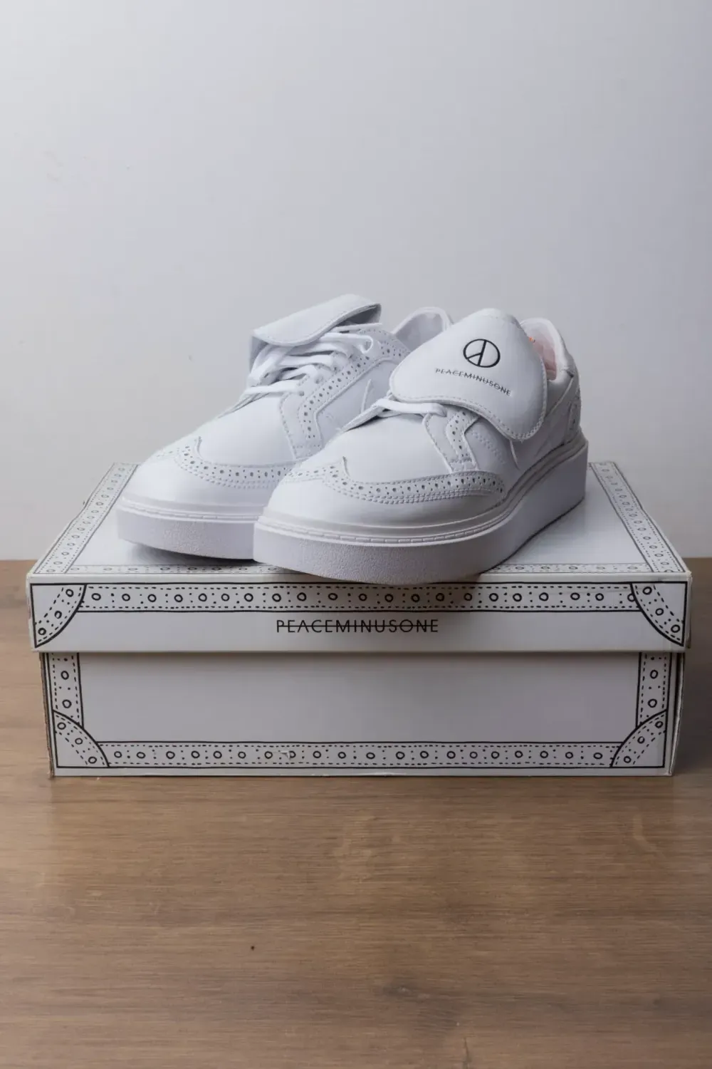 G-Dragon x Nike Kwondo 1 White — 39, Novo