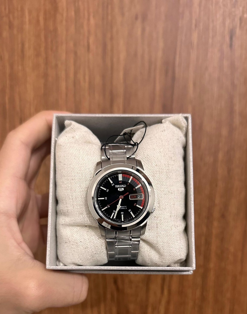 Seiko 5 Automatic Black Dial Luminous Silver 38 mm — Único, Novo