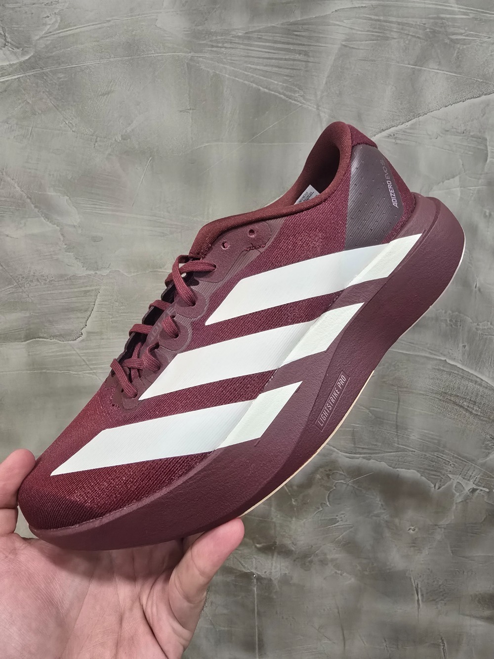 adidas Adizero EVO SL Shadow Red Off White Iron Metallic — 39 / 40 / 41 / 42 / 43 / 44, Novo