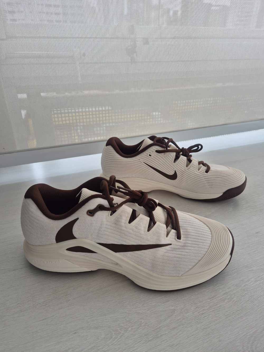 Travis Scott x Nike Court Air Zoom Vapor 12 HC Pale Ivory — 42, Novo