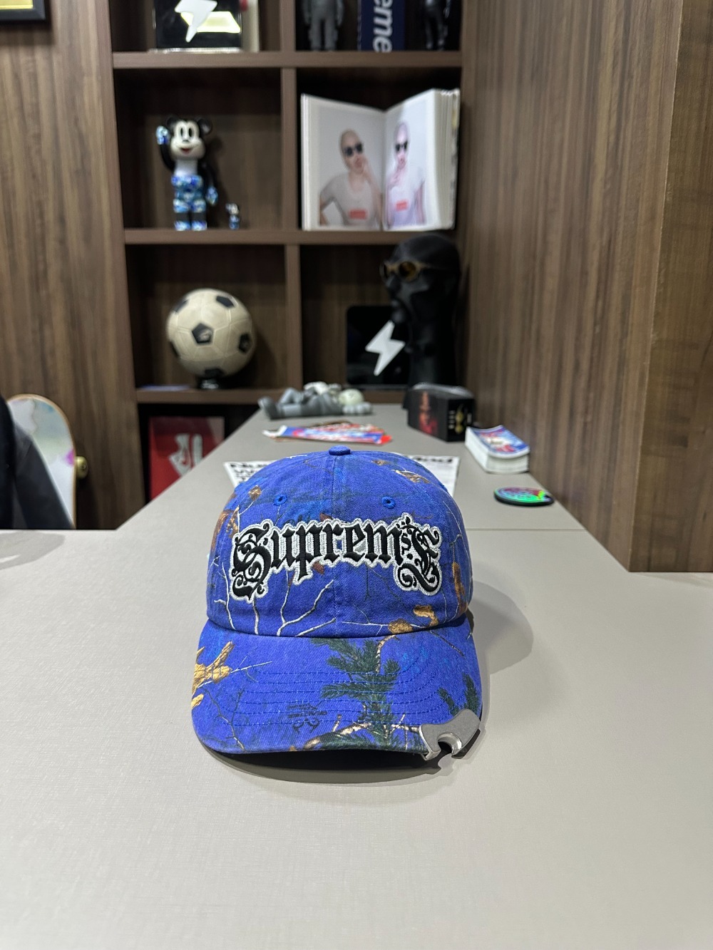 Boné Supreme Bottle Opener Realtree® Xtra Royal Camo FW26-W3 — Único, Novo