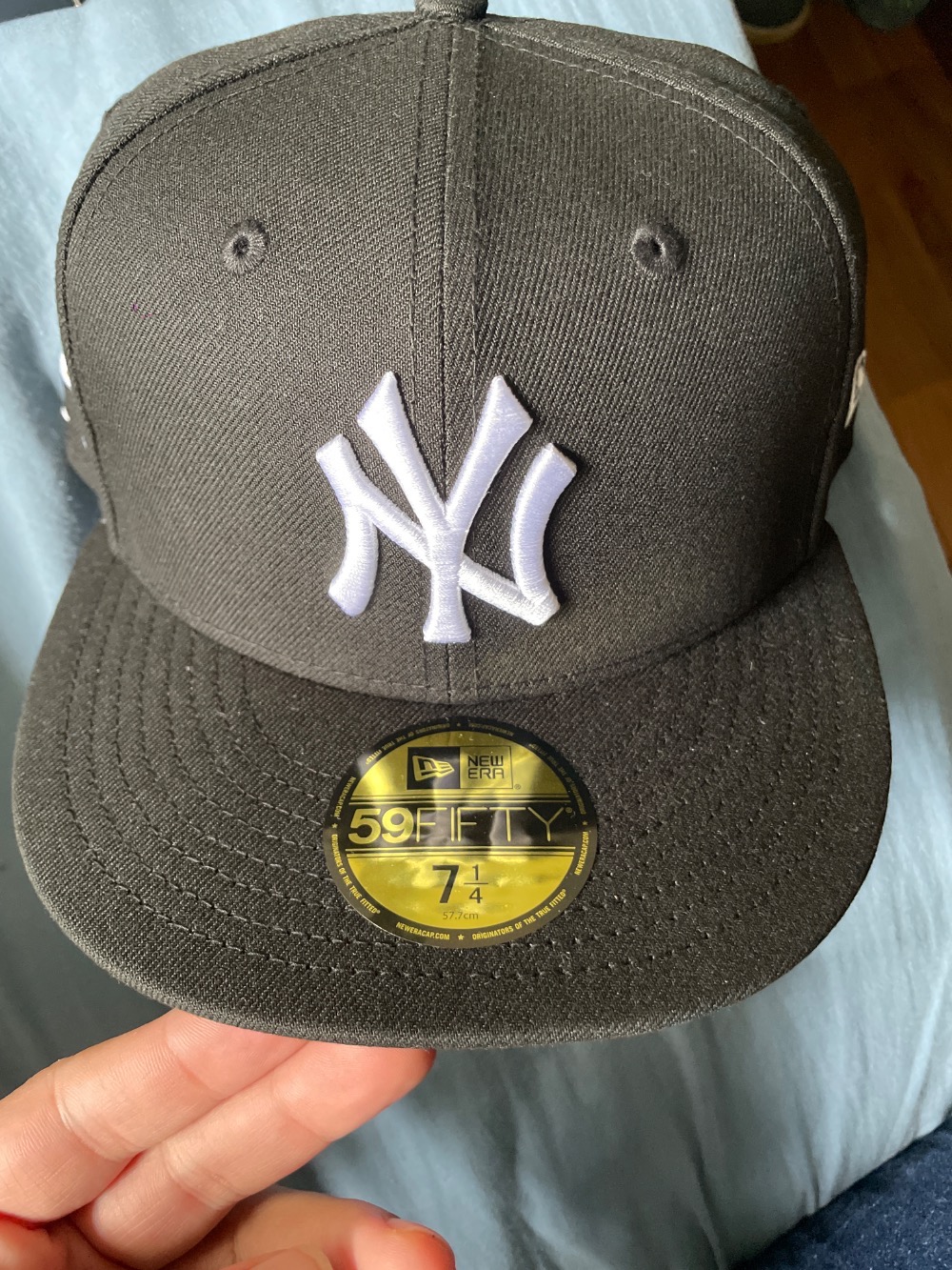 New Era x Supreme Boné New York Yankees Black SS26-W18 — 7-1/4, Novo