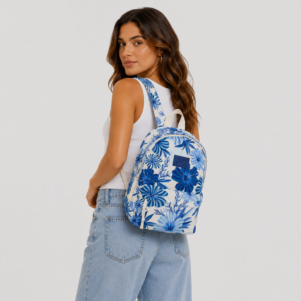 Mochila Farm Xodó Hibisco do Mar OW Off White e Azul