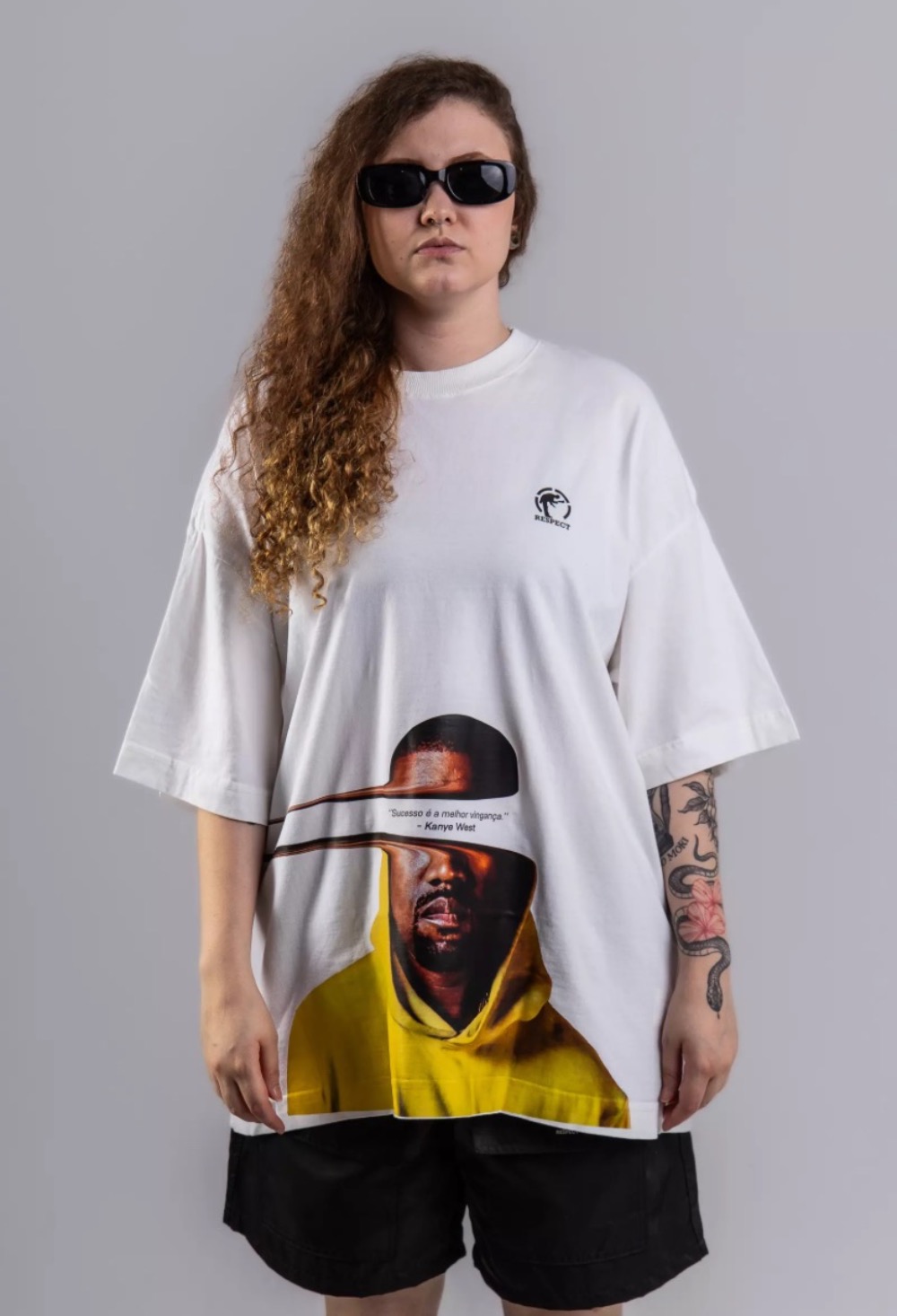 Camiseta Respect Frase Oversized Kanye Off-White — P / M / G / XG / XXG / 3XG, Novo