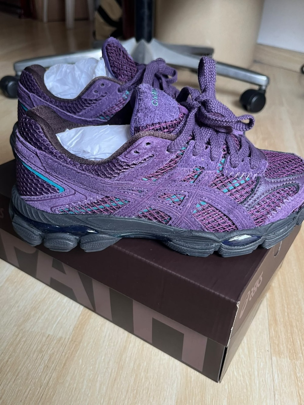 Carnan x Asics Gel-Cumulus 16 Path II — 35, Usado